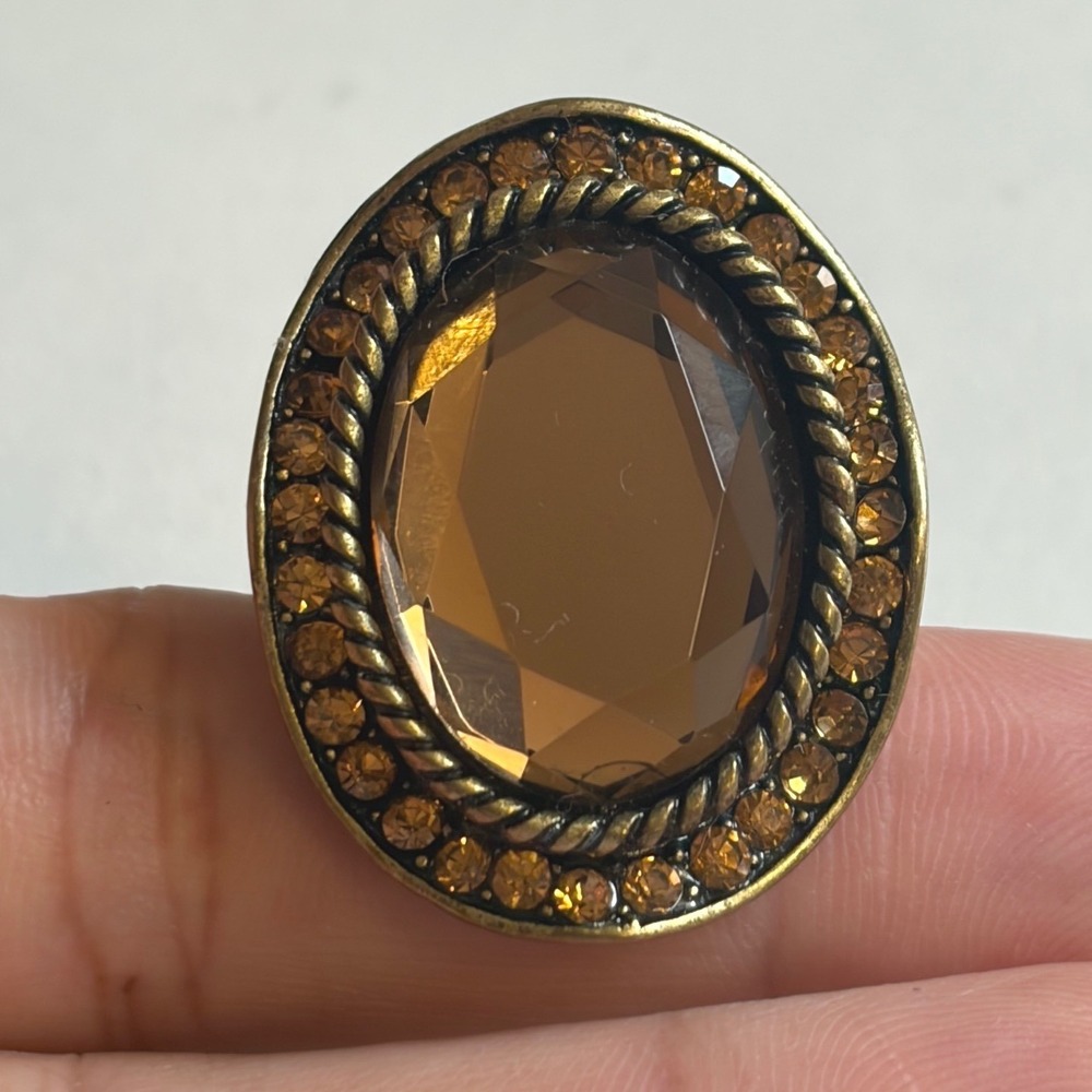 Vintage Style Oval Amber Rhinestone Statement Ring Antique Brass Tone Adjustable - Picture 8 of 10